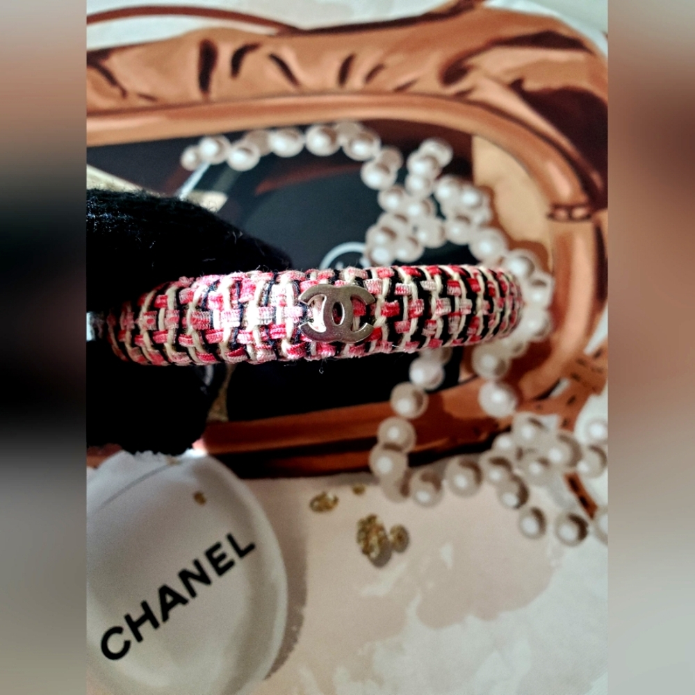 🛑SOLD‼️Chanel Pink Tweed Bangle Bracelet